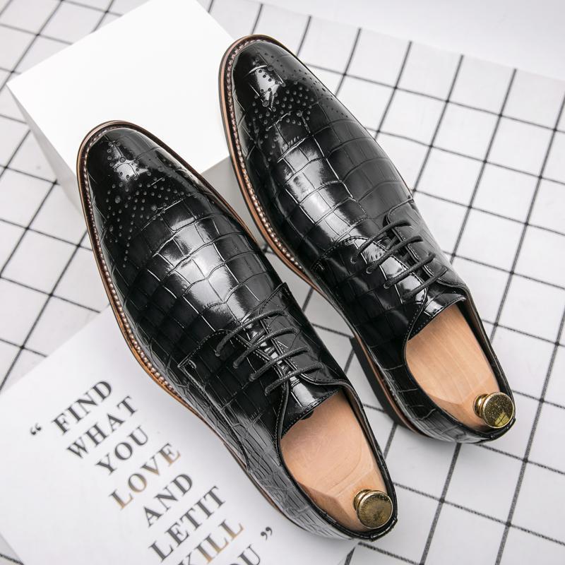 Zapatos de cuero de punta, ropa de negocios para hombres, nuevos zapatos de cuero casuales de moda coreana, zapatos de boda de cordón para hombres. image 3