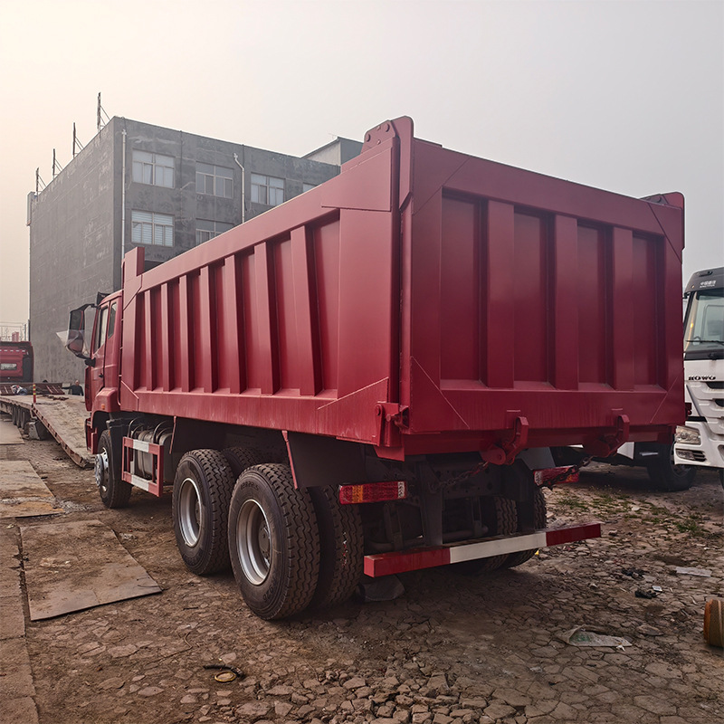 Cross-Border Export of Second-Hand Sinotruk Howo Nx Dump Truck, 10-Wheel Earthmoving Vehicle, 380 Horsepower Port Cargo Truck