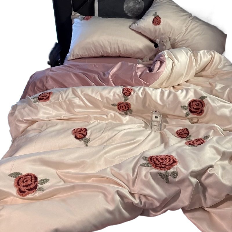 Housse de couette en soie glacée de luxe avec broderie rose_voghion.com