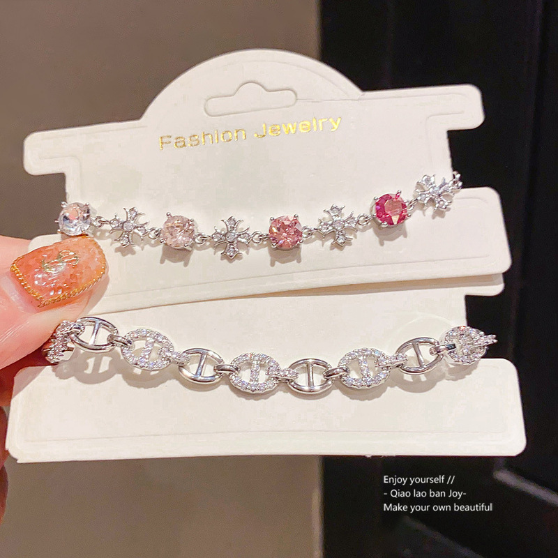 Zircon Cross Round Fashion Bracelet 2026 New Style Gentle and Sweet Ins Bracelet Light Luxury High-End Jewelry for Women Zircon Cross Round Fashion Bracelet 2026 New Style Gentle and Sweet Ins Bracelet Light Luxury High-End Jewelry for Women