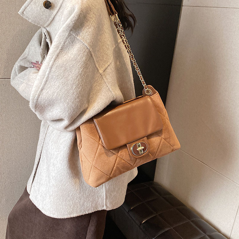 韩版女士包包高级感腋下包2023新款麂皮绒菱格公文包时尚流浪包