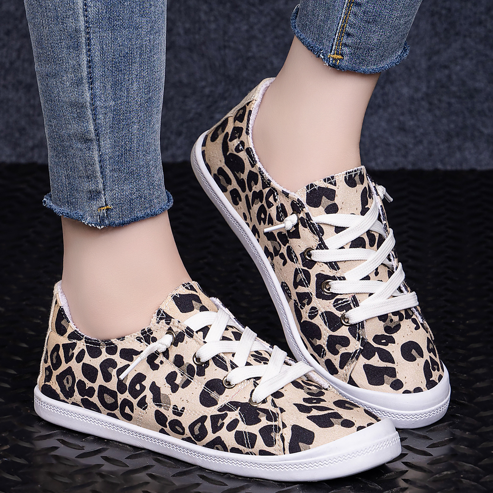 Zapatos europeos y americanos zapatos de tela ligera primavera zapatos casuales de tacones planos zapatos de mujer zapatos perezosos