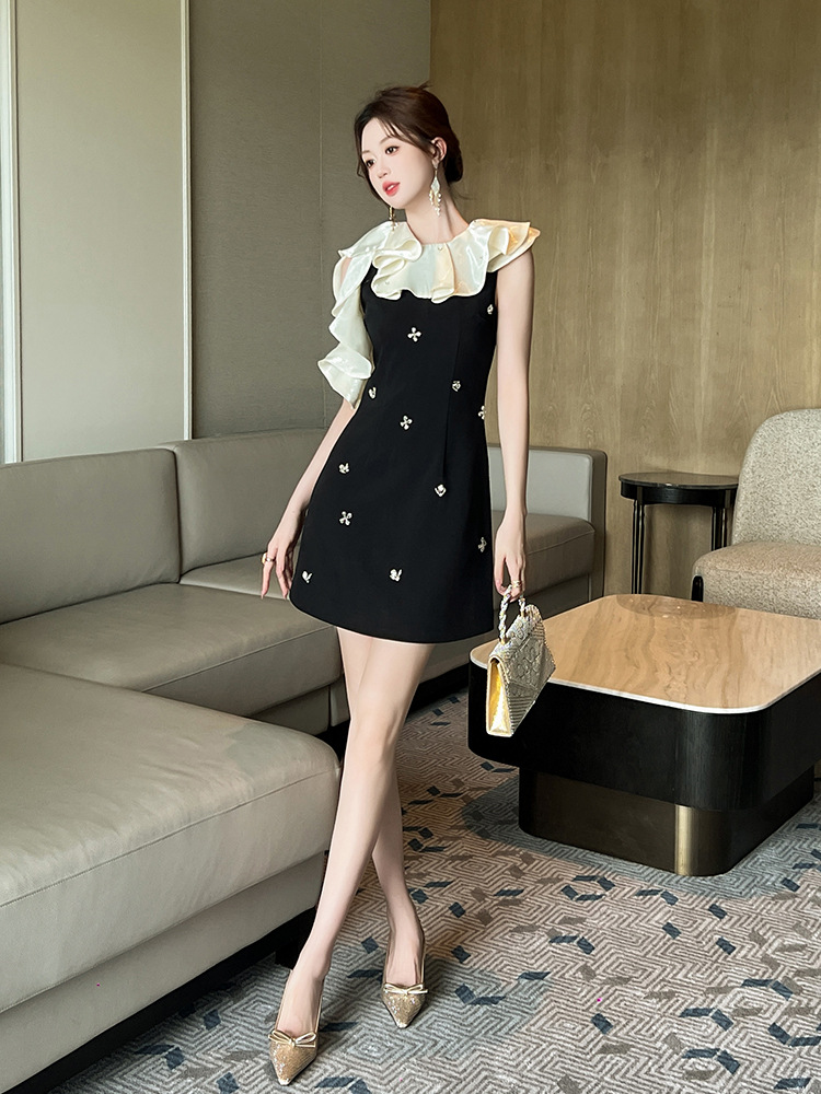 Đầm ôm body nữ kiểu Pháp viền xếp nếp đính kim cương giả eo — Màu đen