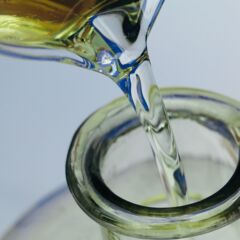 新疆伊犂純ラベンダー精油卸売り1kg自産自売輸出級無希釈純片方フランス青