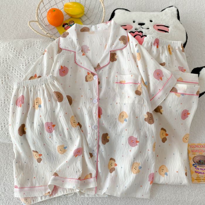 Al por mayor transfronterizo nuevo pijama de mujer tres piezas cardigan con solapa mangas cortas pantalones cortos KT gato dibujos animados cubierta de ropa doméstica