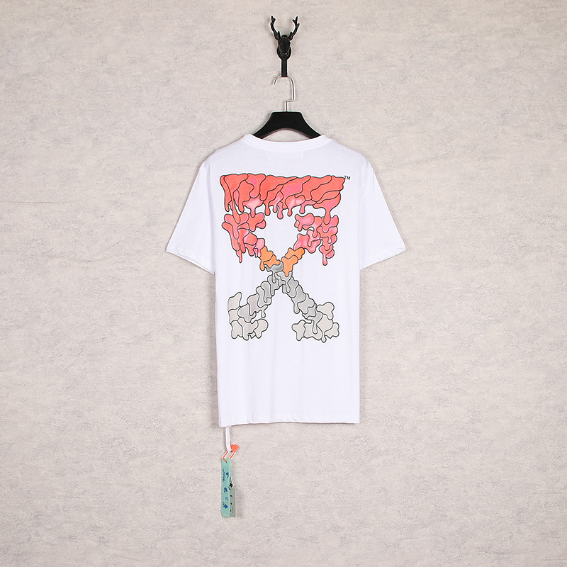 [Código Europeo] de flecha de gradiente clásico disuelto línea de advertencia de graffiti ow marca de moda pareja religiosa Camiseta de manga corta