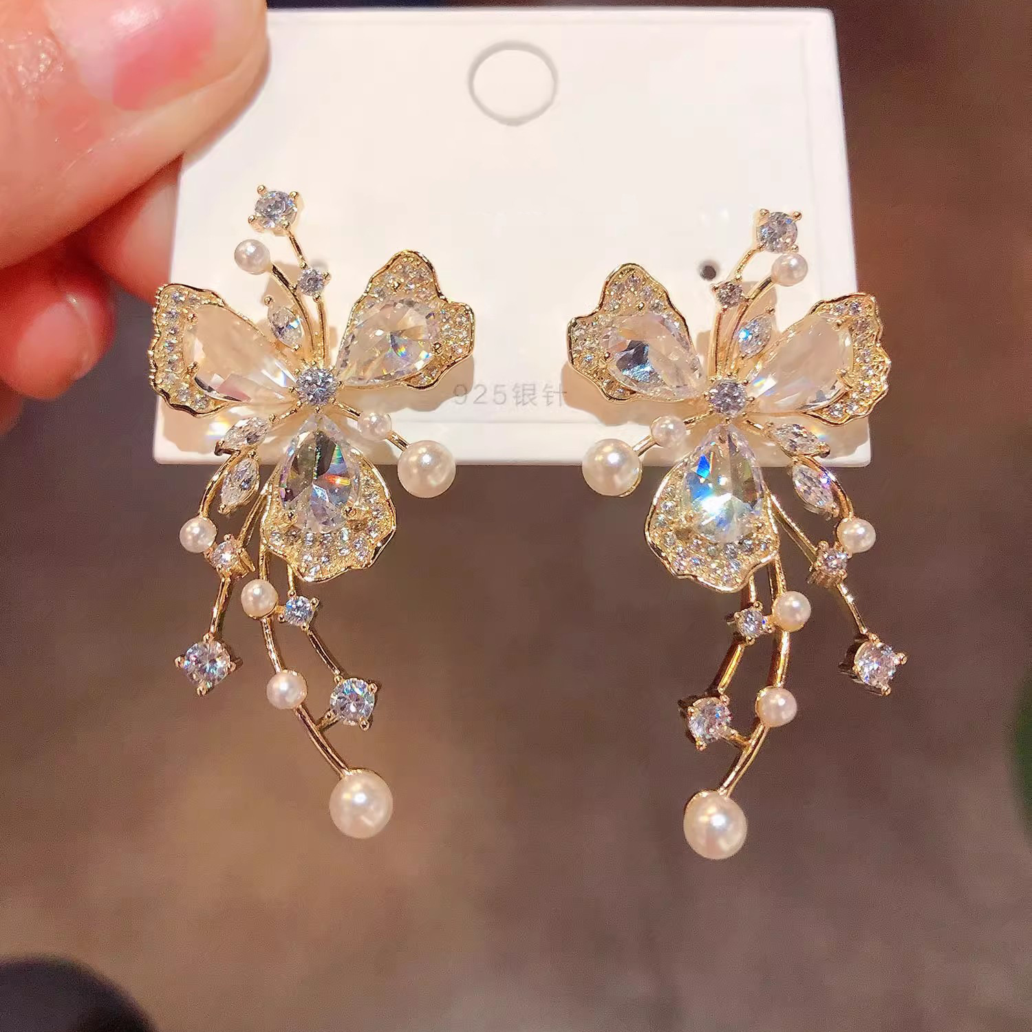 1 Par Estilo De Hadas Mariposa Embutido Cobre Diamante Artificial Pendientes De Gota display picture 2
