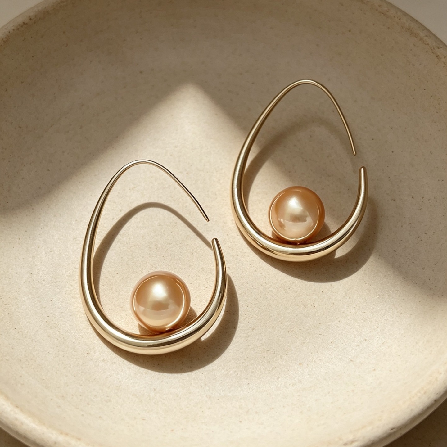 Gold oval pearl large hoop earrings for women, new autumn and winter water drop earrings, high-end exaggerated stud earrings