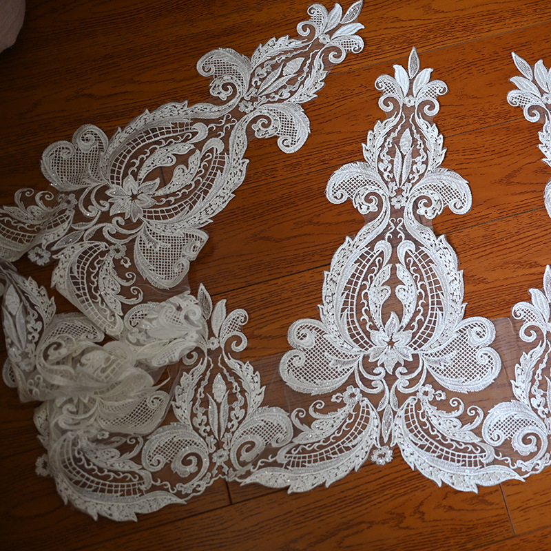 欧式大拖尾婚纱cosplay蕾丝花边 窗帘头纱大裙摆diy本白色条码