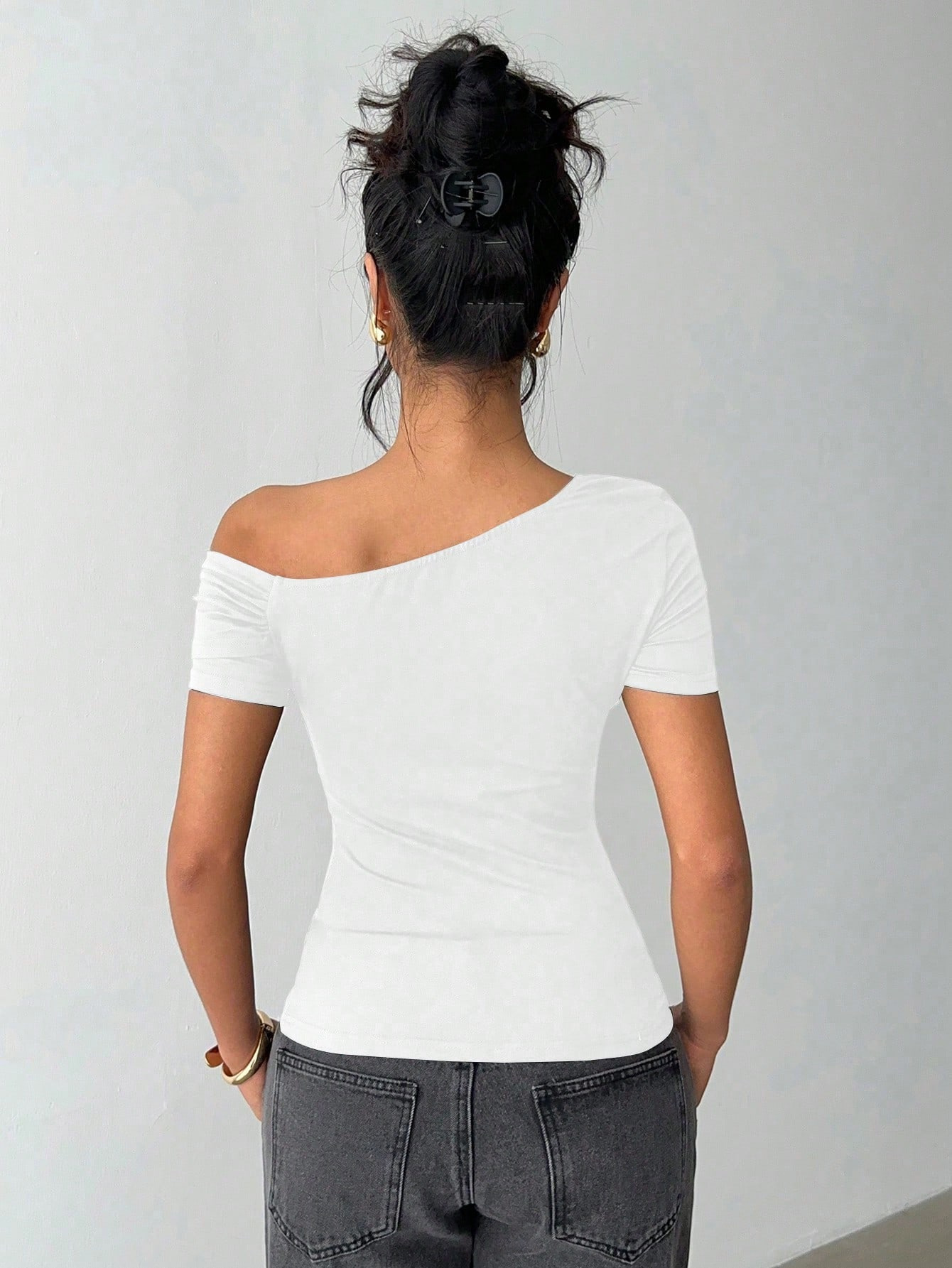 Women's Asymmetrical Off Shoulder Top, Short Sleeve Slim Fit Basic T-Shirt, Casual Going Out Party Blouse With Butterfly Decor, Black_ecoleips.com