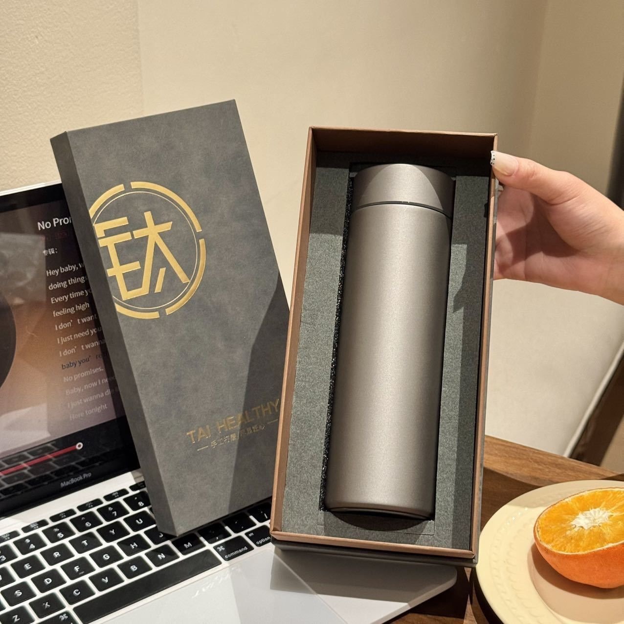 Taza de titanio puro de alto valor nominal mate mate doble taza de titanio separación de té para hombres comerciales de alta calidad taza de té sin