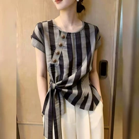 女式针织衫;女式衬衫;连衣裙