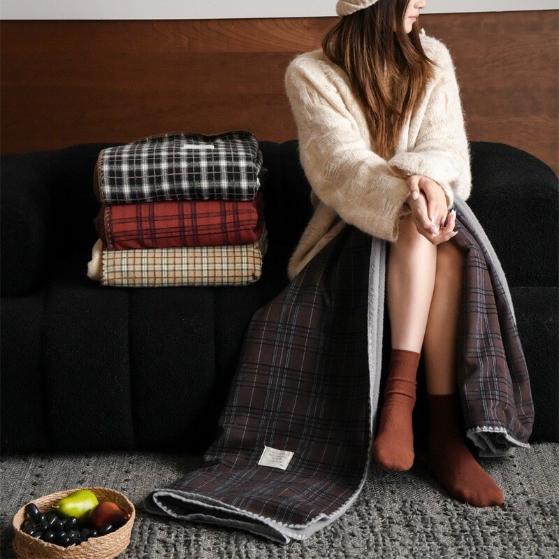 Classic Retro Style Autumn and Winter Modern Plaid Cotton Velvet Double-Sided Brushed Blanket Shawl Blanket Warm Raw Wool Velvet