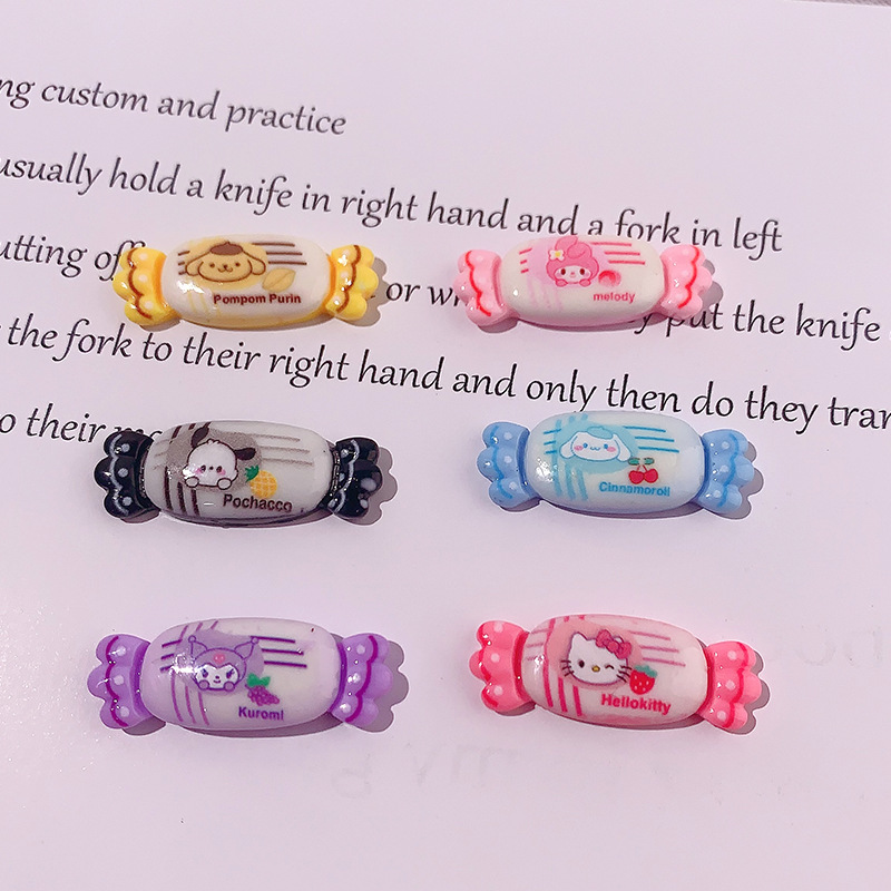 Caricatura de dibujos animados Koolomi Accesorios de resina de caramelo DIY adornamiento de cabello pegamento de crema agujero de caja de teléfono móvil agujero de hebilla de zapatos materiales hechos a mano, etc.