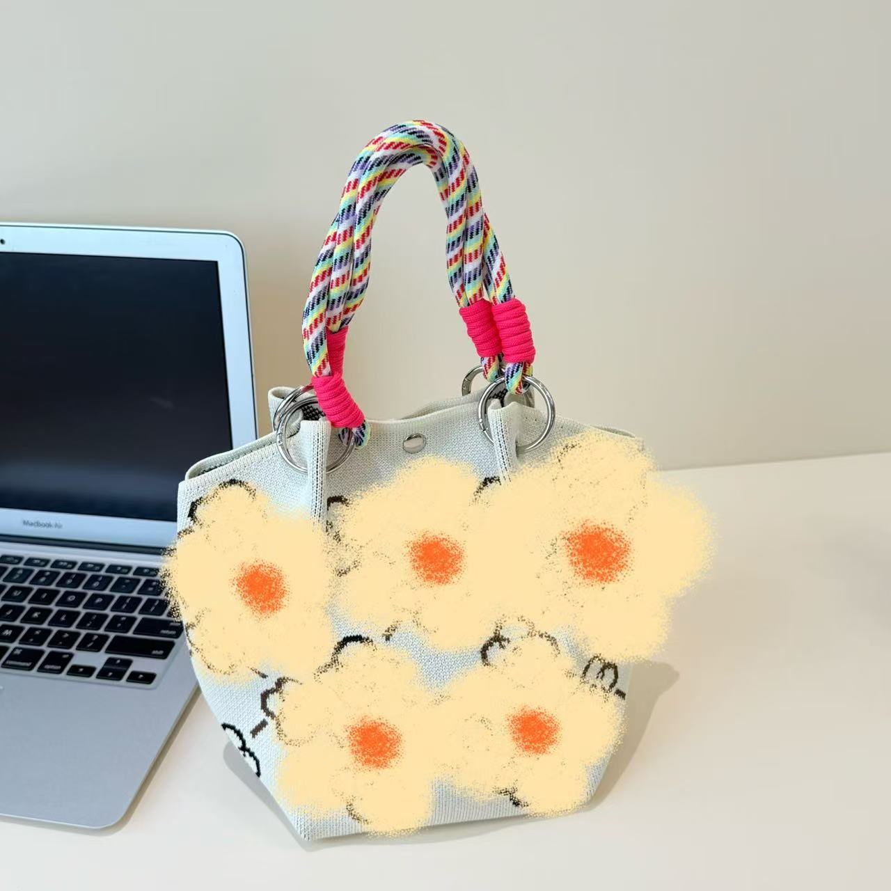 2026 primavera y verano nuevo bolso de cubo de pintura creativo portátil gran espacio de aire de dopamina alta sensación mochila