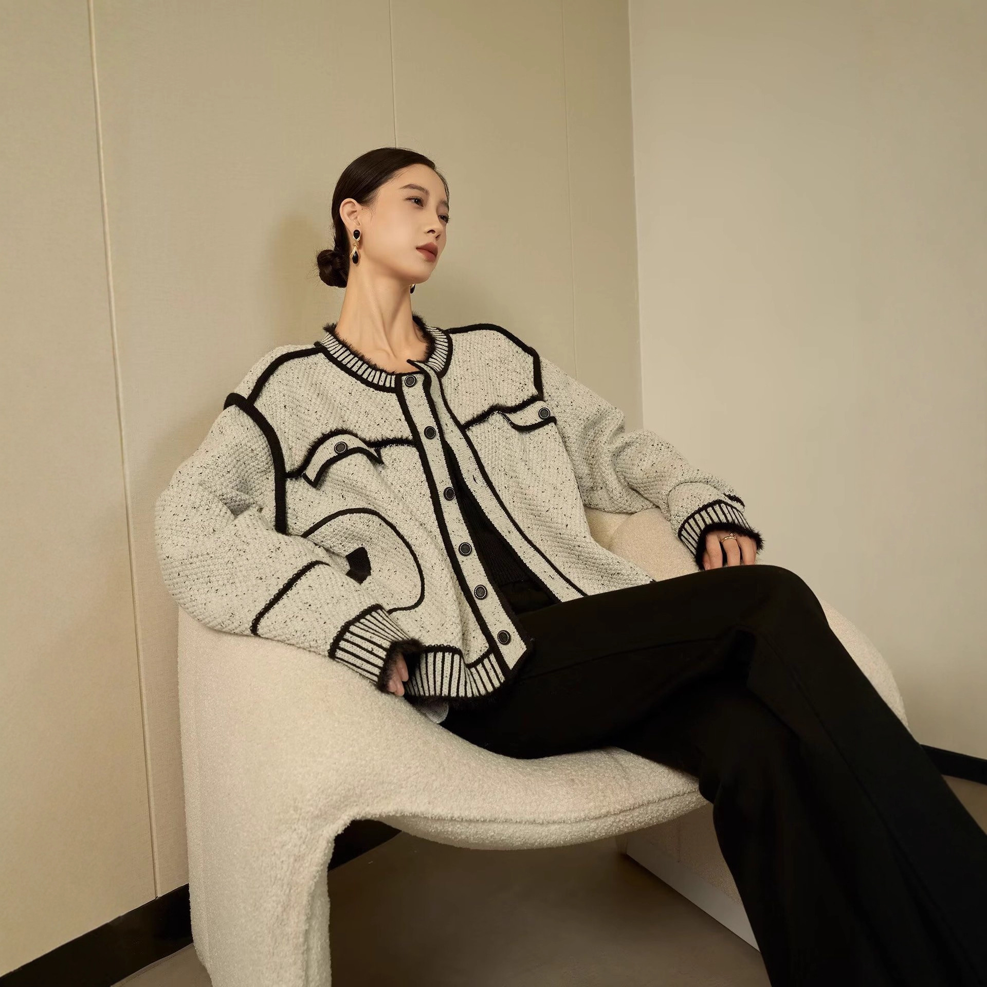黑白撞色小香风外套女今年流行爆款独特超好看气质针织衫2025春秋