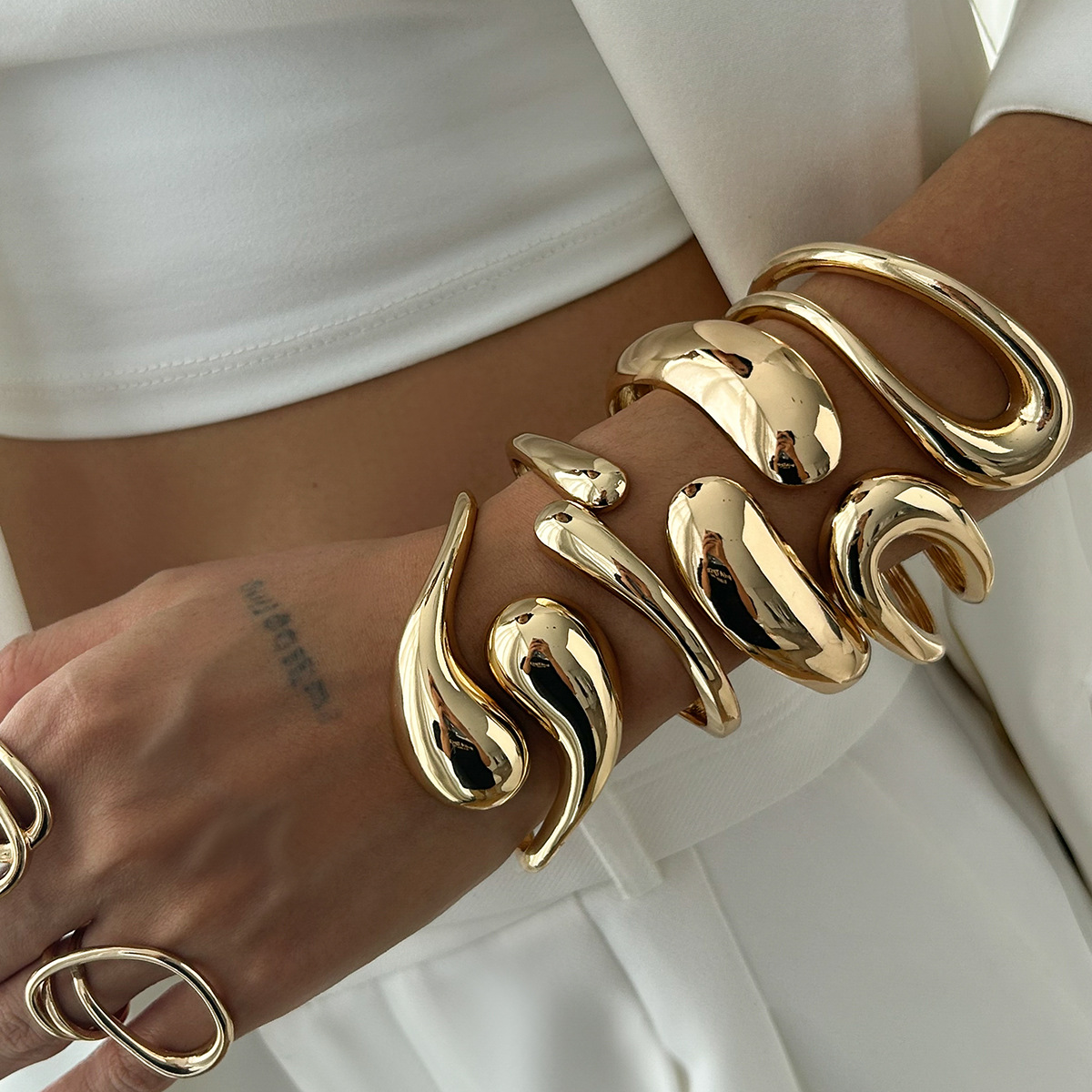 30g Weight wristband, Bangle Classification Alloy Chain Material Street Occasion Alloy Material Geometric Pattern Women's Gender Plating Design Hip-Hop, Exaggerated Style Hip-Hop Exaggerated Geometric Alloy Bangles Wholesale 1