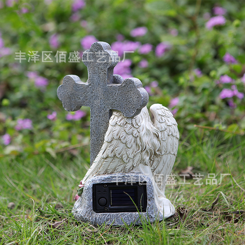 Estatuas de ángeles de oración retro transfronterizas lámparas solares cruz conmemorativa adornos cementerios de resina decorativos de jardín