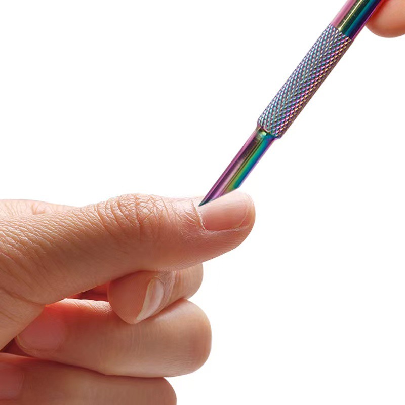 Belleza de uñas transfronteriza Empuje de acero Biselado de acero inoxidable de doble cabeza Empuje de acero grande eliminación de piel muerta herramienta de eliminación de uñas color colorido