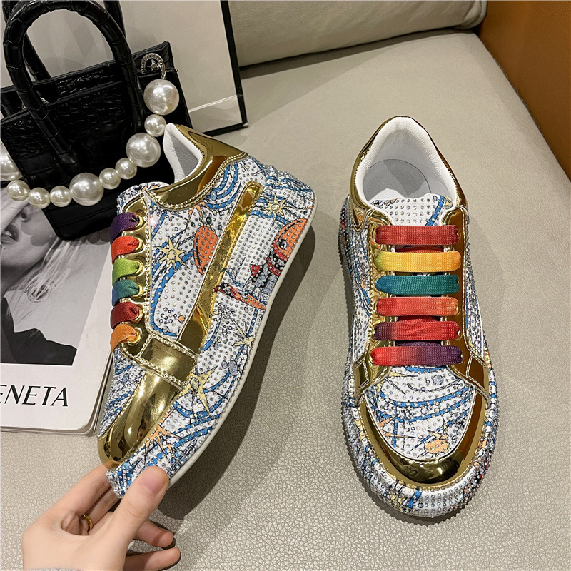 Sneaker casual con strass da donna con suola alta alla moda_voghion.com