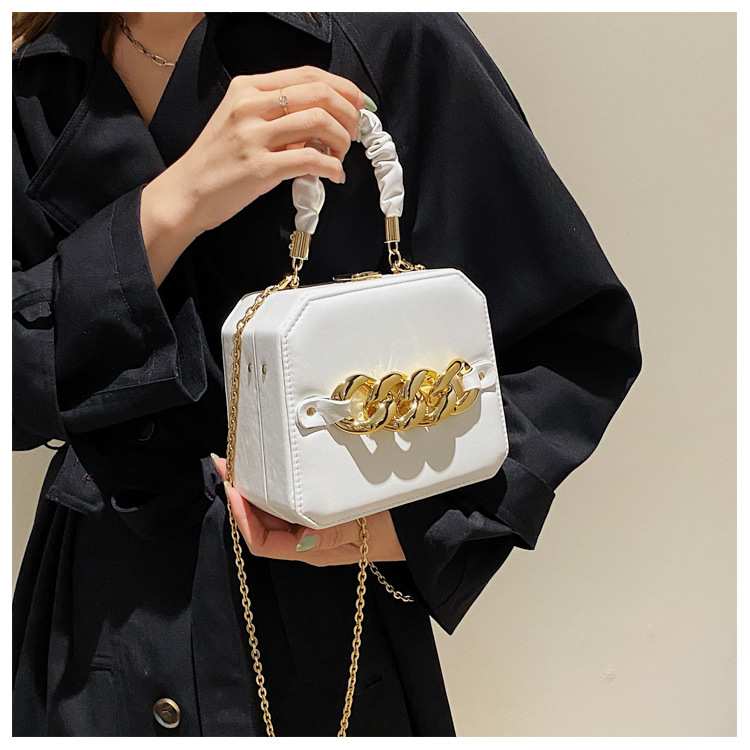 Acrylic Chain Bag 2021 Winter New Box Bag Pleated Portable Small Square Bag Shoulder Crossbody Cosmetic Bag display picture 10