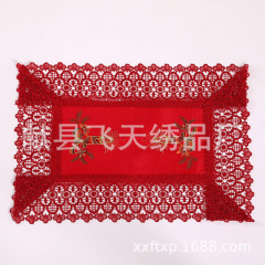 ヨーロピアンスタイルの刺繍レースの赤いプレースマット、布製の水溶性レース、茶器カバー、多用途の長方形のティーテーブル防塵布