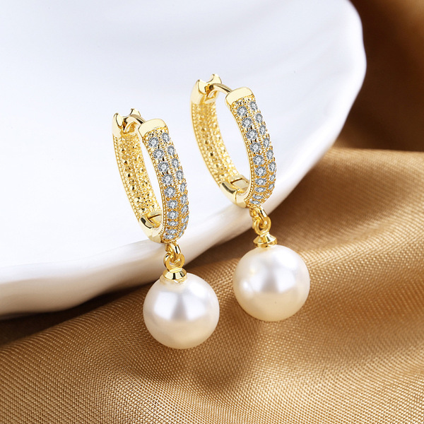 Fashionable trend elegant long earrings from pearl