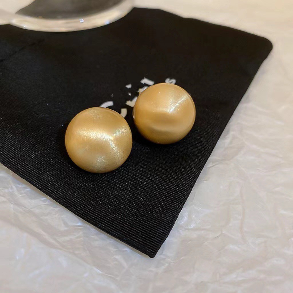 40# round stud earrings