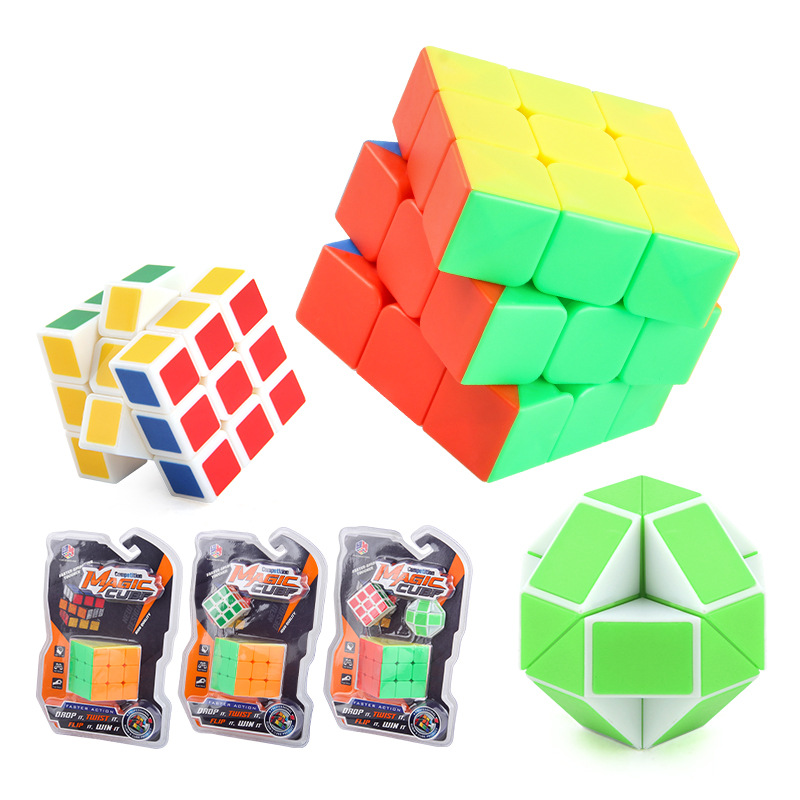 Liso de tercer orden Cubo de Rubik con Spring Educational Science and Education color sólido Cubo de Rubik regular pequeña regla mágica 3,4 cm Rubik's Cube blister Pack