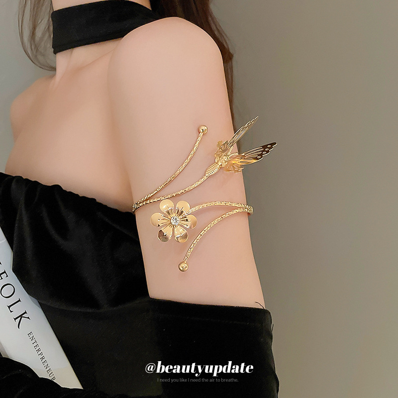 Pulsera de metal de mariposa de flor de personalidad europea y americana, estilo frío, pulsera de temperamento de alta calidad, brazalete de exageración de personalidad al por mayor