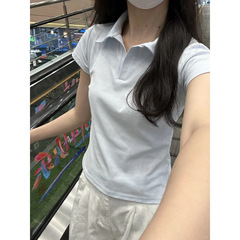 2025 新しい右肩ポロシャツ Tシャツ女性の夏半袖アメリカンレトロスリムウエスト痩身ラペルトップ