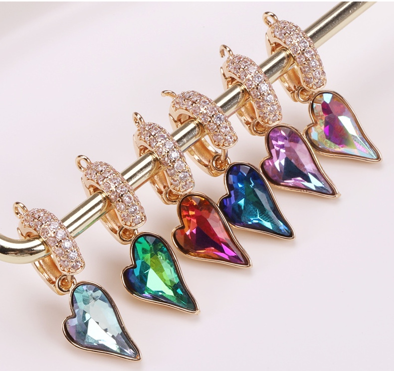10 PCS/Package Quantity 10 PCS/Package 20 * 10mm Copper Zircon Heart Shape Pendant