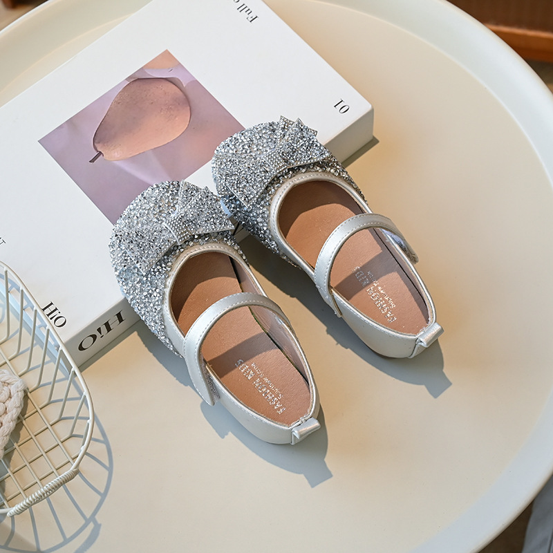 Zapatos de cuero para niños zapatos de niñas primavera y otoño nuevos zapatos de arco suave zapatos de diamante para niños zapatos princesa zapatos
