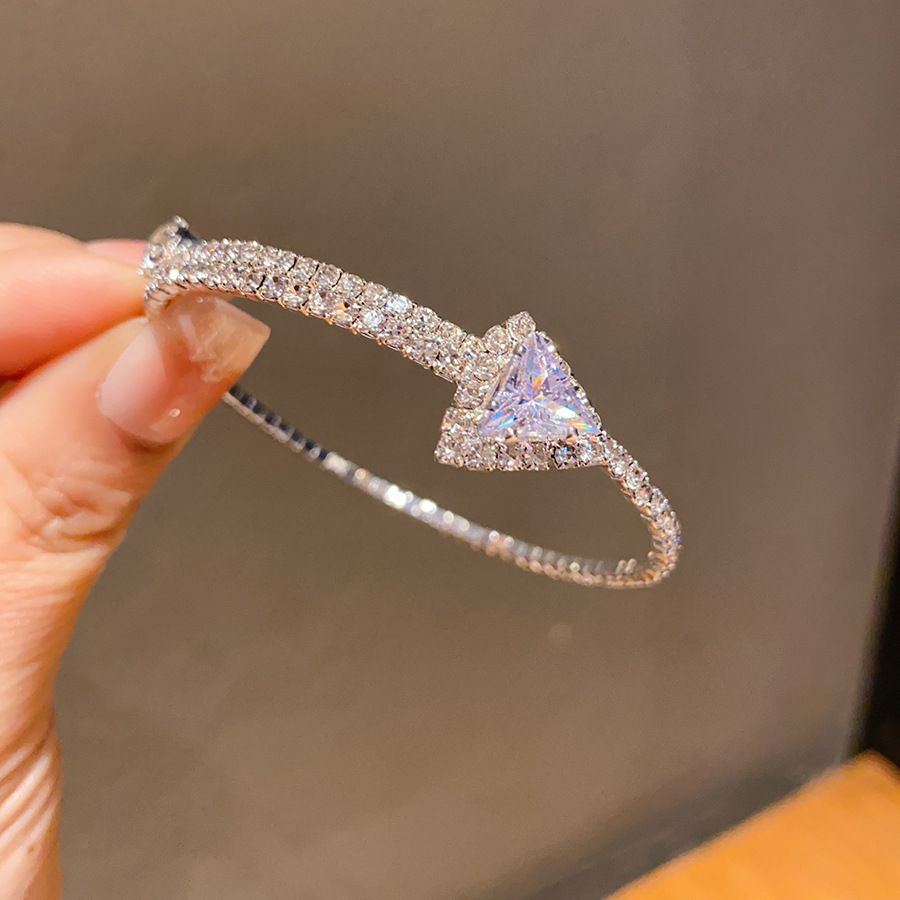 81# Open Bracelet-Silver-Triangular Round