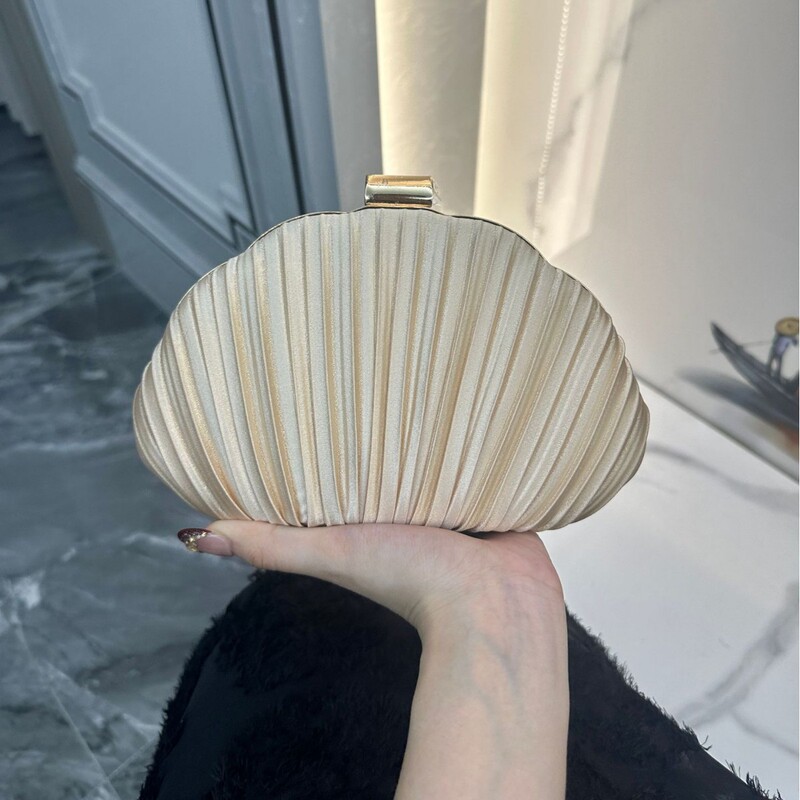 New Pearl String High-End European and American Pleated Celebrity Handbag Dress Bag Party Pleated Evening Bag Clutch Bag New Pearl String High-End European and American Pleated Celebrity Handbag Dress Bag Party Pleated Evening Bag Clutch Bag
