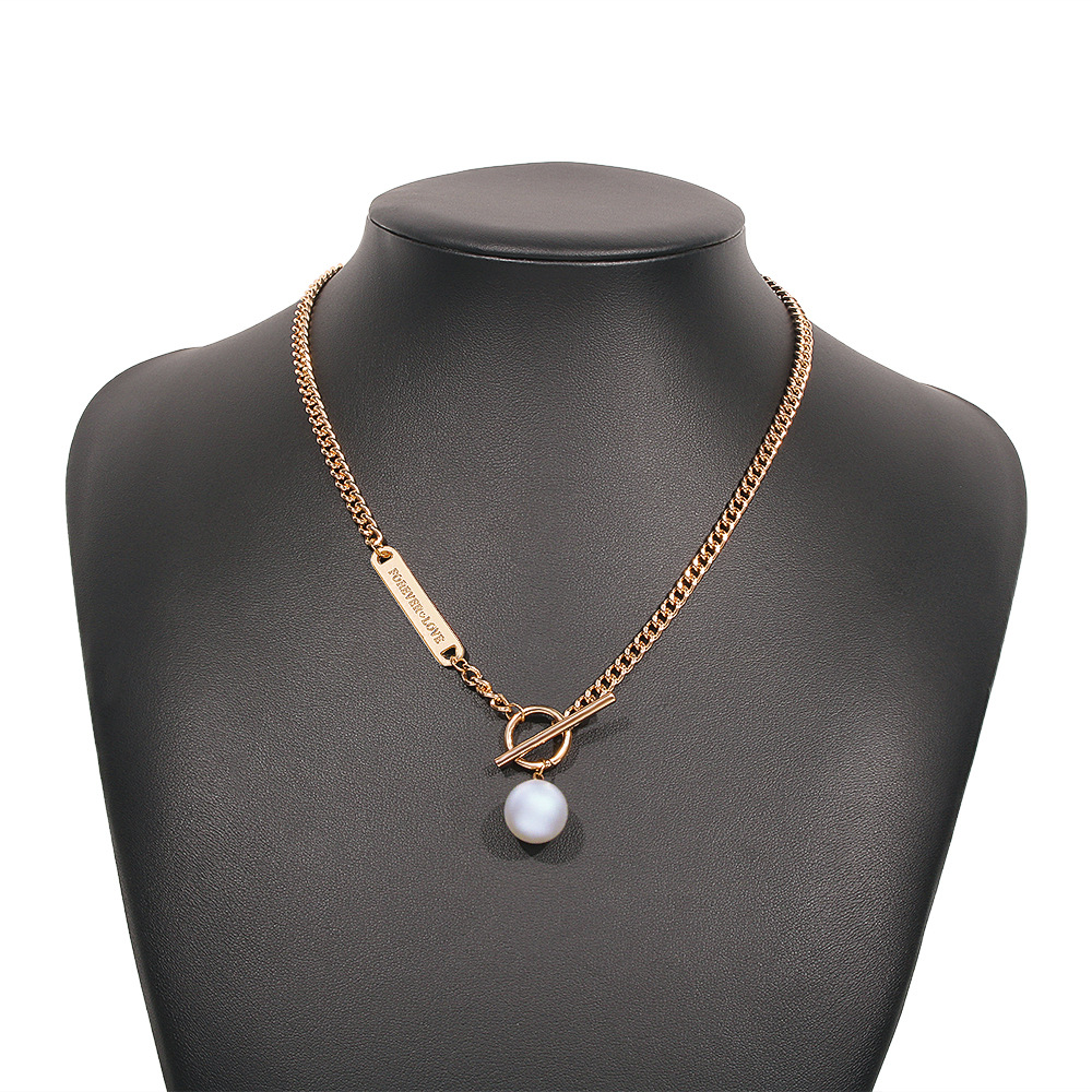 Retro Ot Buckle Single-layer Necklace Imitation Pearl Simple Trendy Alloy Necklace Wholesale display picture 3