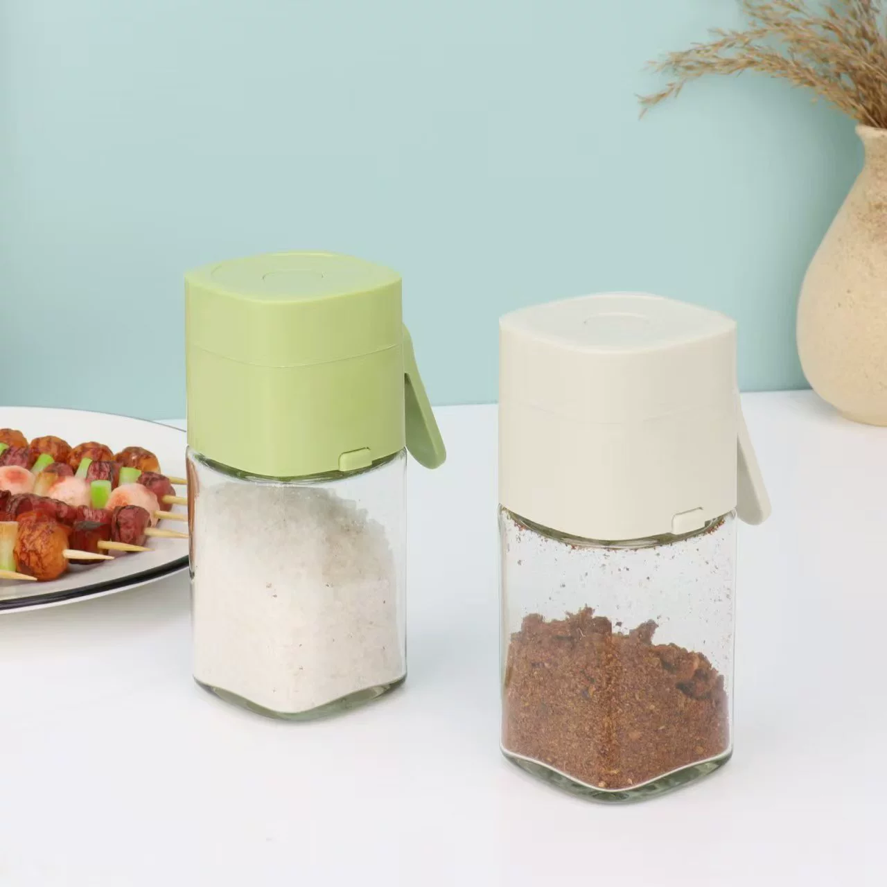 New quantitative seasoning tank press-type salt jar kitchen moisture-proof salt jar salt control metering seasoning jar seasoning bottle