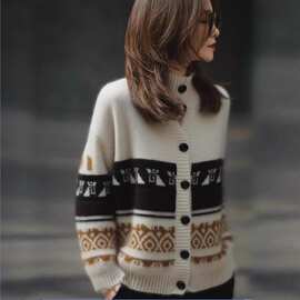 2025拼色提花开衫女纯羊毛衫欧货高端宽松加厚秋冬半高领外套上衣