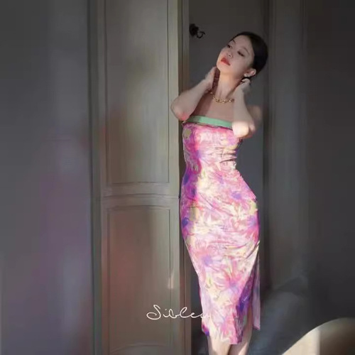 French niche design, summer, new Chinese floral stitching, contrasting color, slim high-rise dress, medium and long skirt, trendy
