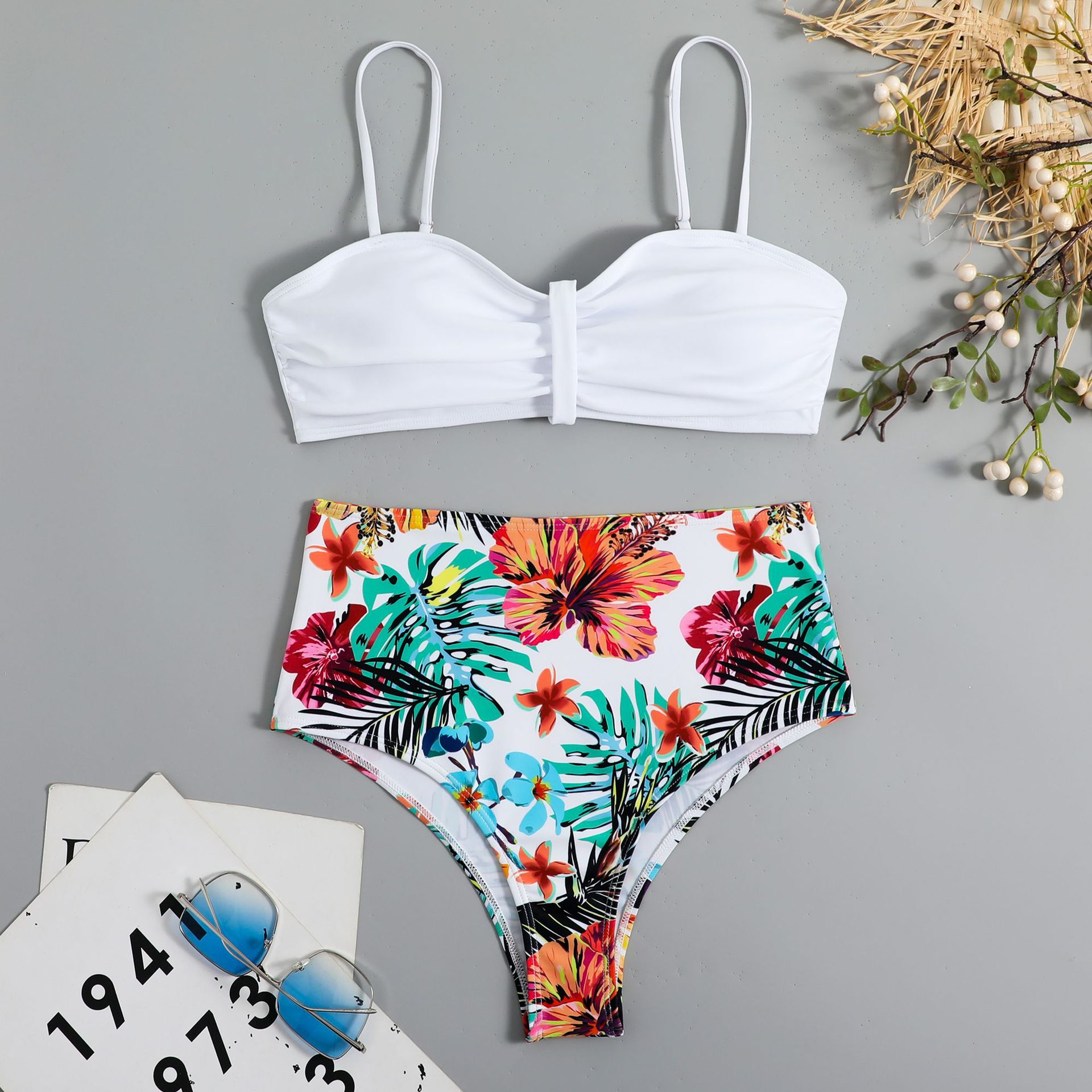 Women's Ditsy Floral 2 Pieces Set Bikinis Swimwear display picture 9