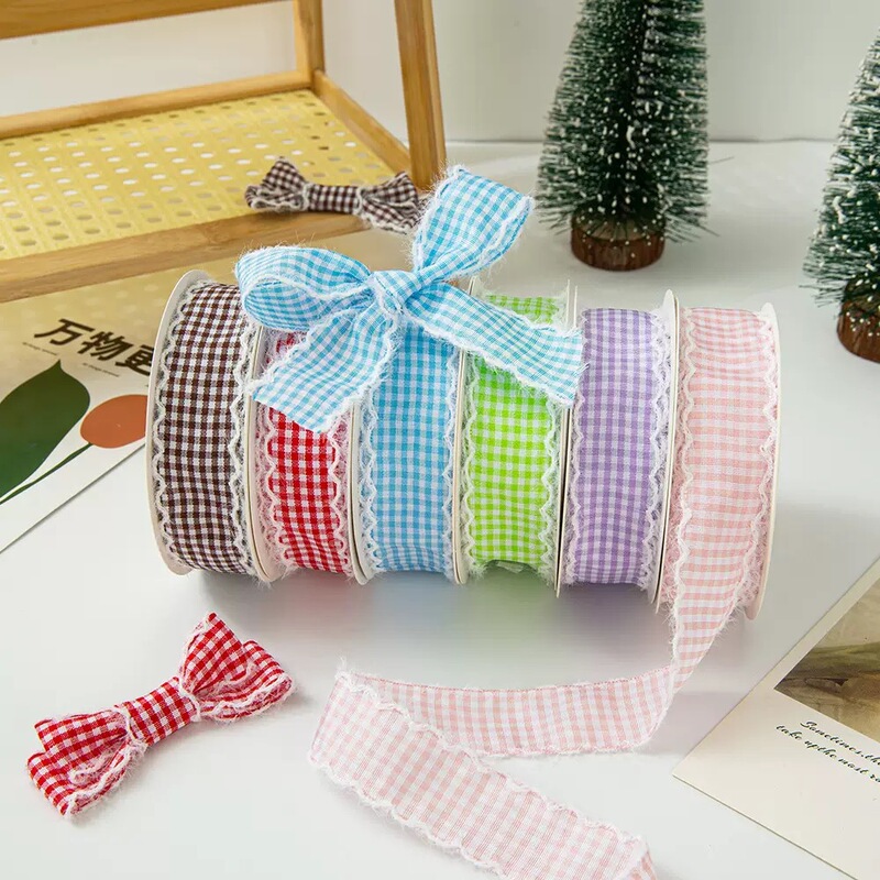 Large roll of 2.5cm wide, fringed, checkered ribbon, perfect for creating fresh and delicate bow hair accessories, headbands, gift box packaging, and as a garment accessory Large roll of 2.5cm wide, fringed, checkered ribbon, perfect for creating fresh and delicate bow hair accessories, headbands, gift box packaging, and as a garment accessory