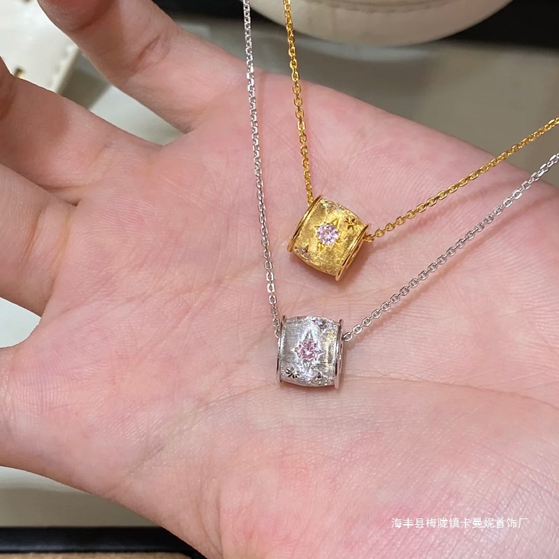 小紅書賺金桶項鍊女小眾高級貴氣金色吊墜小巧溫柔超閃鎖骨鏈