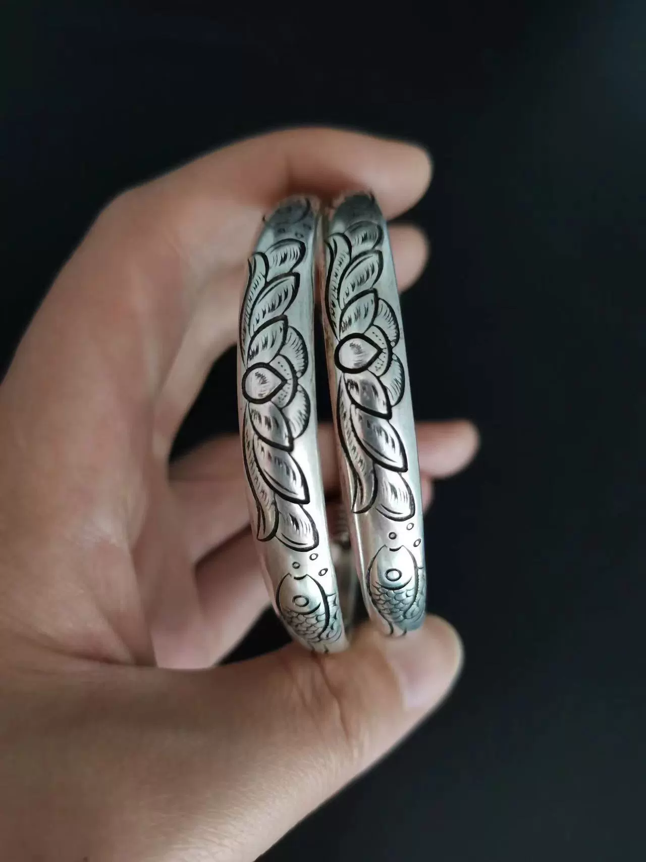 Retro ethnic silver bracelet, vintage Miao/Tibetan style, handcrafted motifs, 40 g