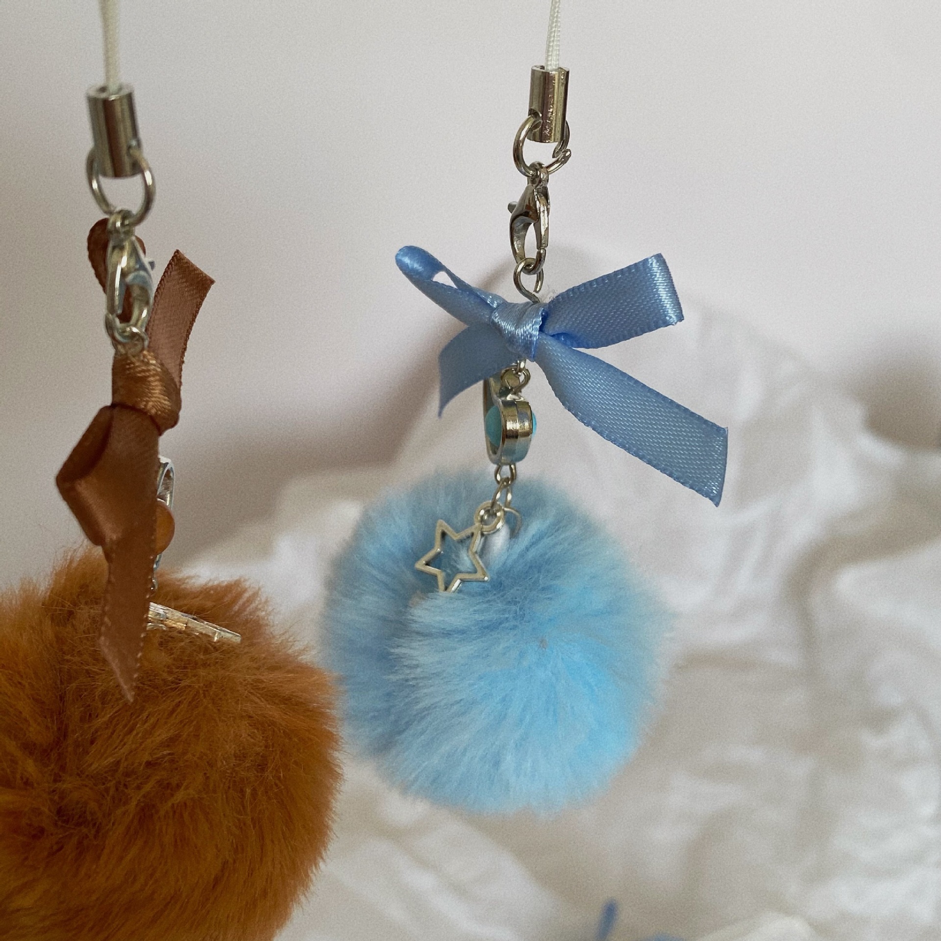 30g Weight Mobile Phone Chain, Keychain Classification 1 Piece Quantity Holiday, Daily Occasion Seto fur Material Bow Knot Pattern Pom Poms Design Cute Style 1 Piece Cute Bow Knot Seto Fur Pom Poms Mobile Phone Chain Keychain 9