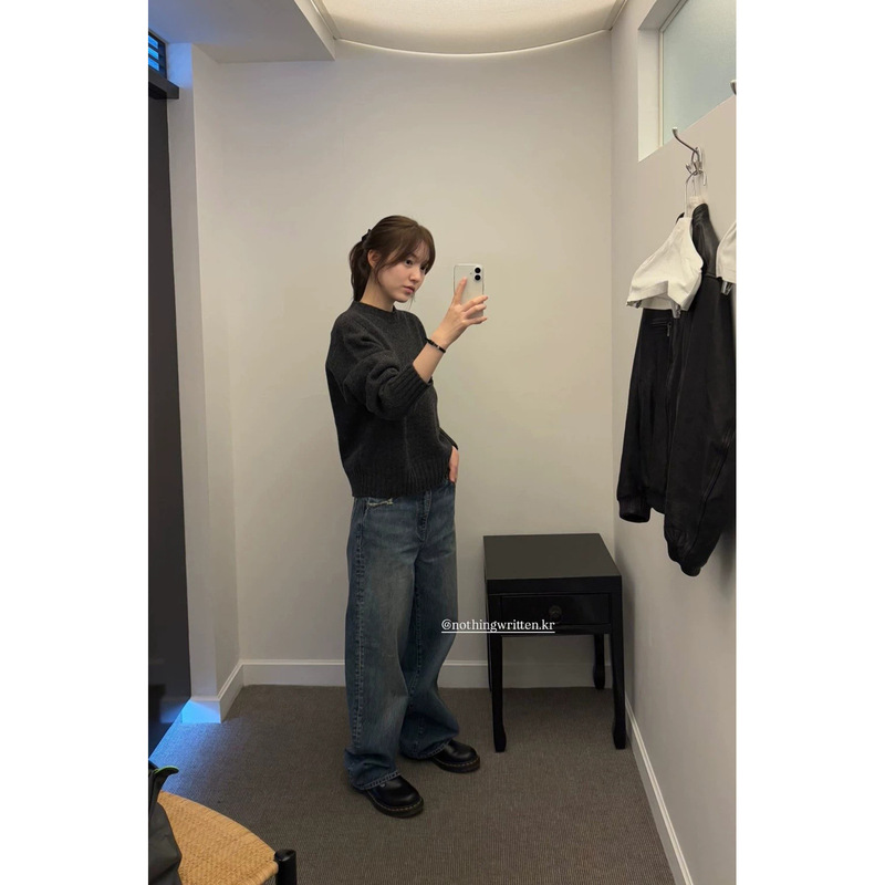 Now, the 2025 Winter New Collection Features Korean Designer Nothing Wr*Tten Lee Jin-Hwa's Same Style Jeans