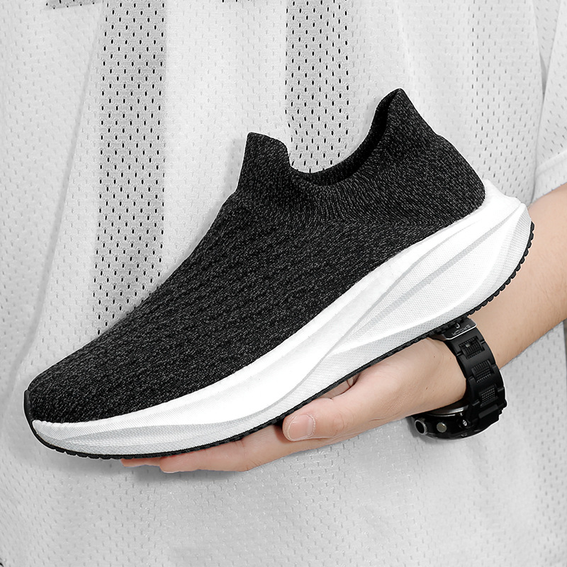 New stylish and versatile flyknit mesh sneakers for men and women, featuring a comfortable soft sole, slip-on design, and lightweight construction, perfect for couples