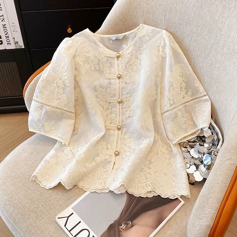 【Dropshipping】2026 New Cross-Border New Chinese Style Heavy Lace Patchwork Elegant Lace Hollow-Out Top for Women 【Dropshipping】2026 New Cross-Border New Chinese Style Heavy Lace Patchwork Elegant Lace Hollow-Out Top for Women
