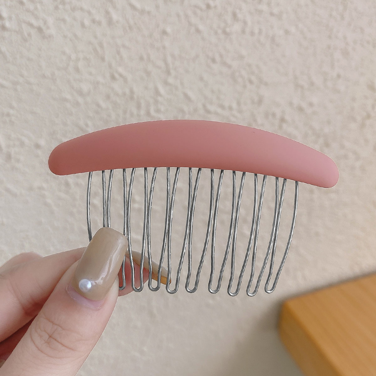 Enchufe inverso flequillo peine del pelo cabeza de la cacerola accesorios para el cabello Coreano femenino dulce insertar peine cabeza trasera cabello roto updo tarjeta de pelo clip de enchufe