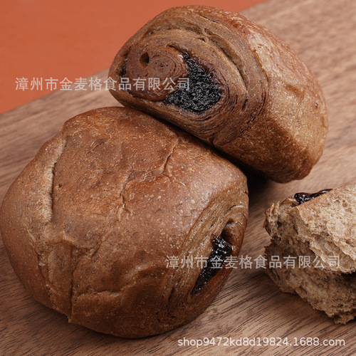 Chocolate-filled Soft European Bread, Hand-torn Breakfast Snack