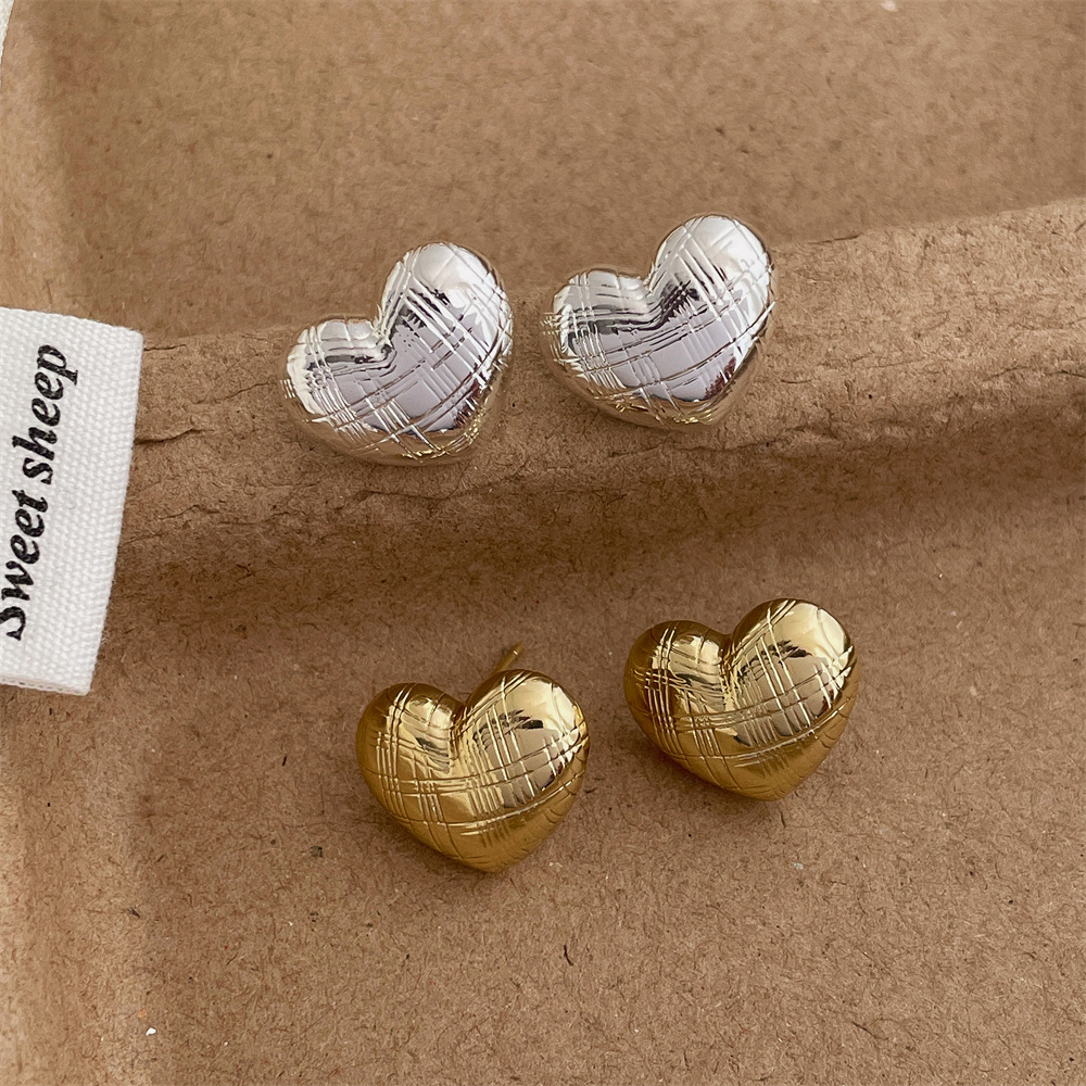 Plating Design 1 Pair Sweet Classic Style Heart Shape Plating Alloy Ear Studs